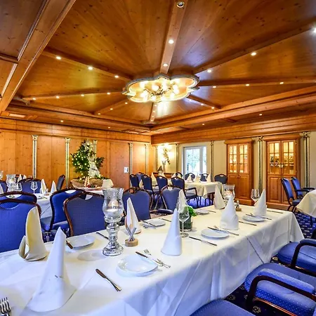 Отель Krombach Элькенрот